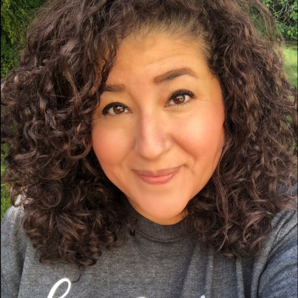 Meet your Posher, Simone